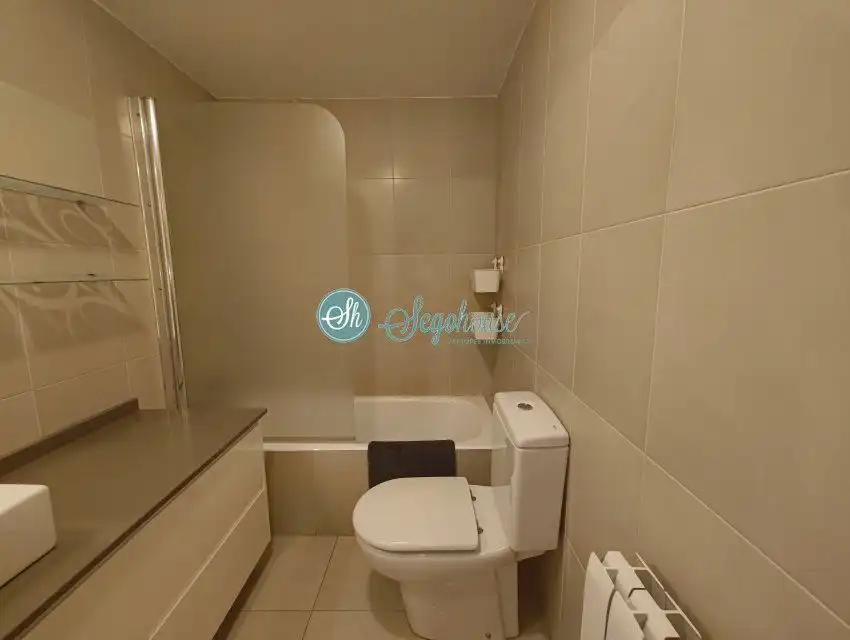 Baño de Piso en venta en Torrecaballeros con Calefacción y Internet