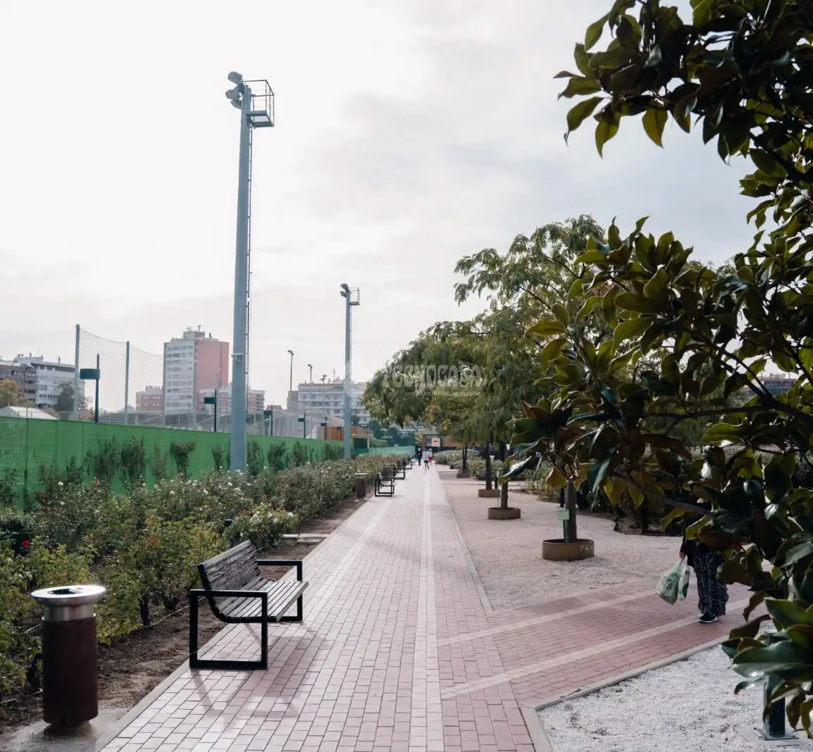 Exterior view of Garage for sale in Madrid