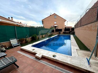 Swimming pool of Single-family semi-detached for sale in Illescas  with Air Conditioner and Swimming Pool