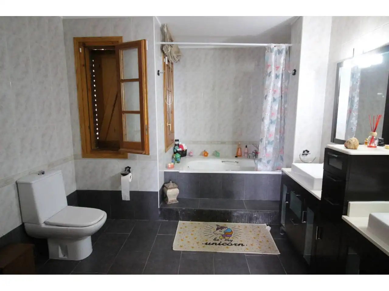 Baño de Casa o chalet en venta en Castellar del Vallès con Calefacción, Jardín privado y Terraza