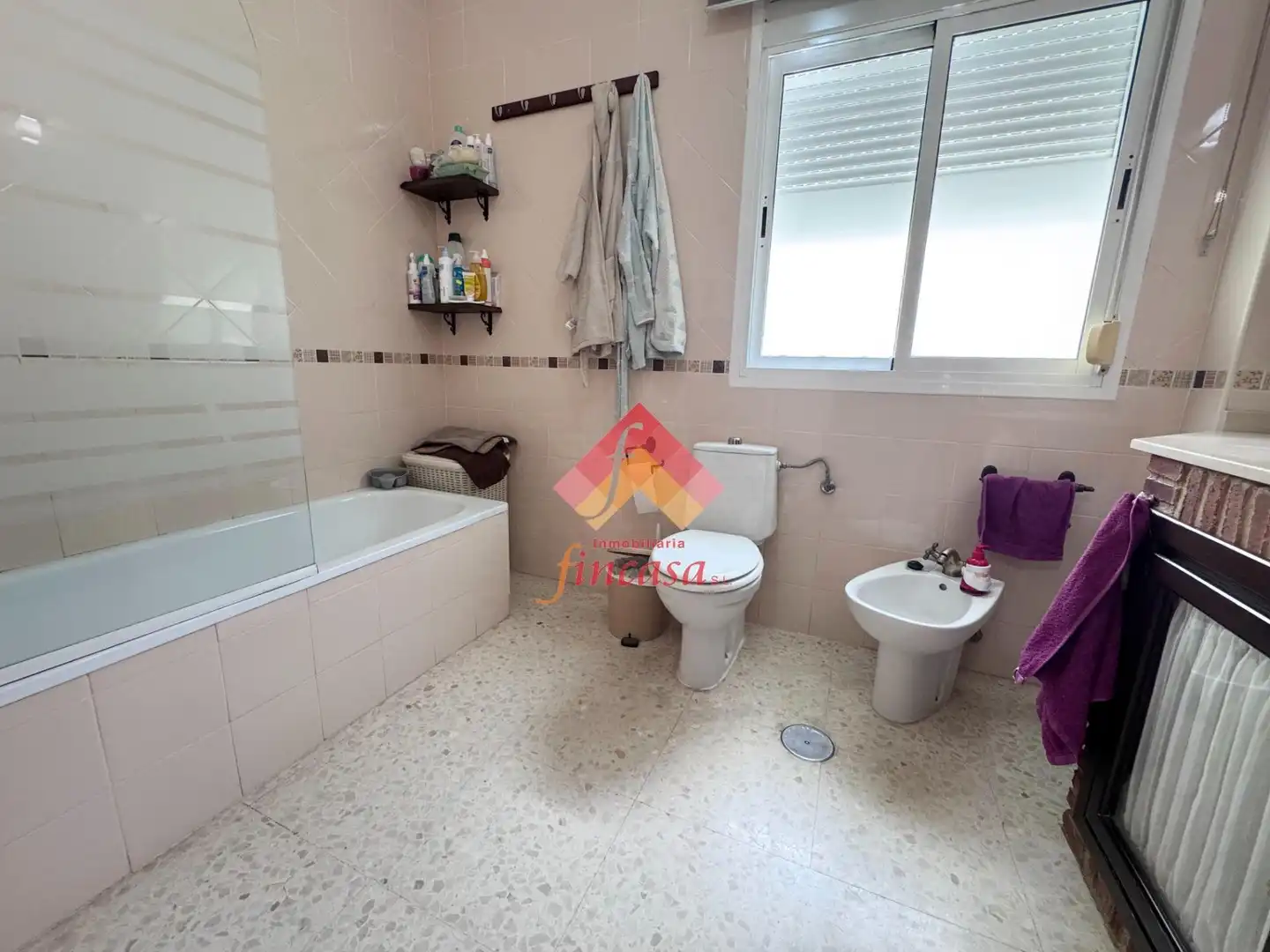 Badezimmer von Wohnung zum Verkauf in Ronda mit Klimaanlage, Heizung und Möbliert