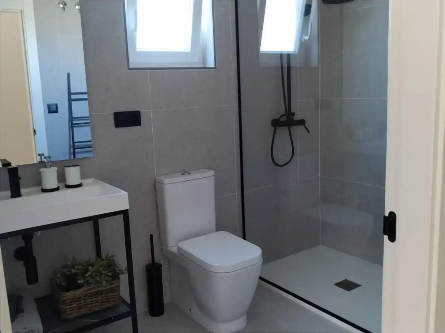 Baño de Piso de alquiler en Vimianzo con Parquet y Amueblado