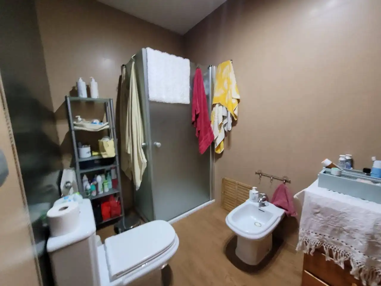 Baño de Ático en venta en Baza con Calefacción, Terraza y Amueblado