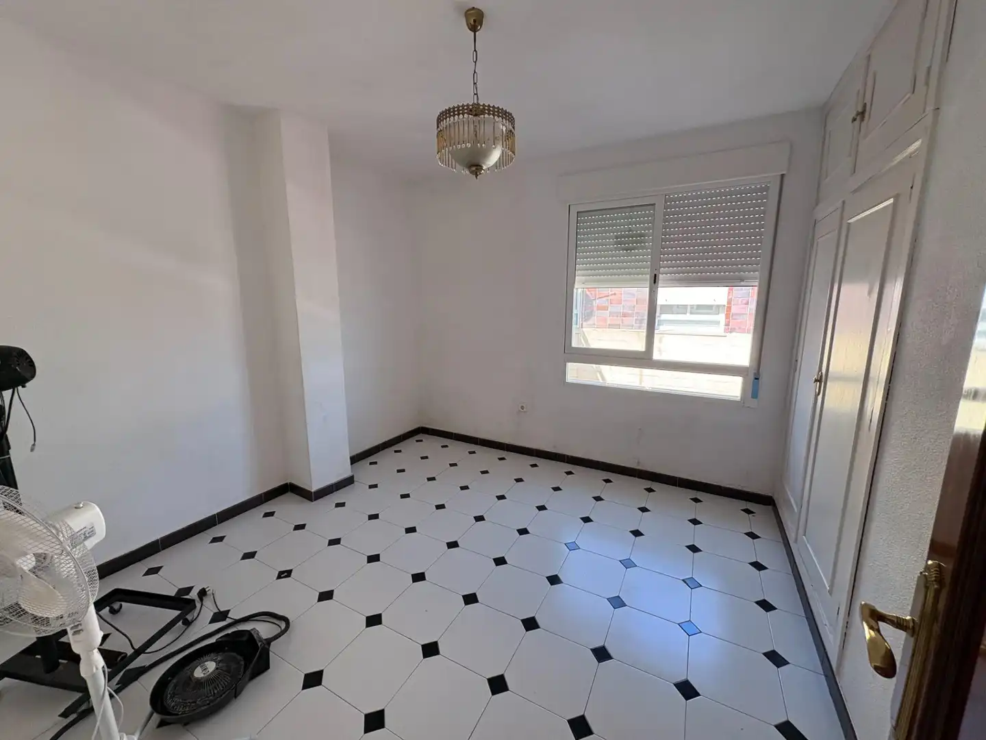 Wohnung zur Miete in Sur