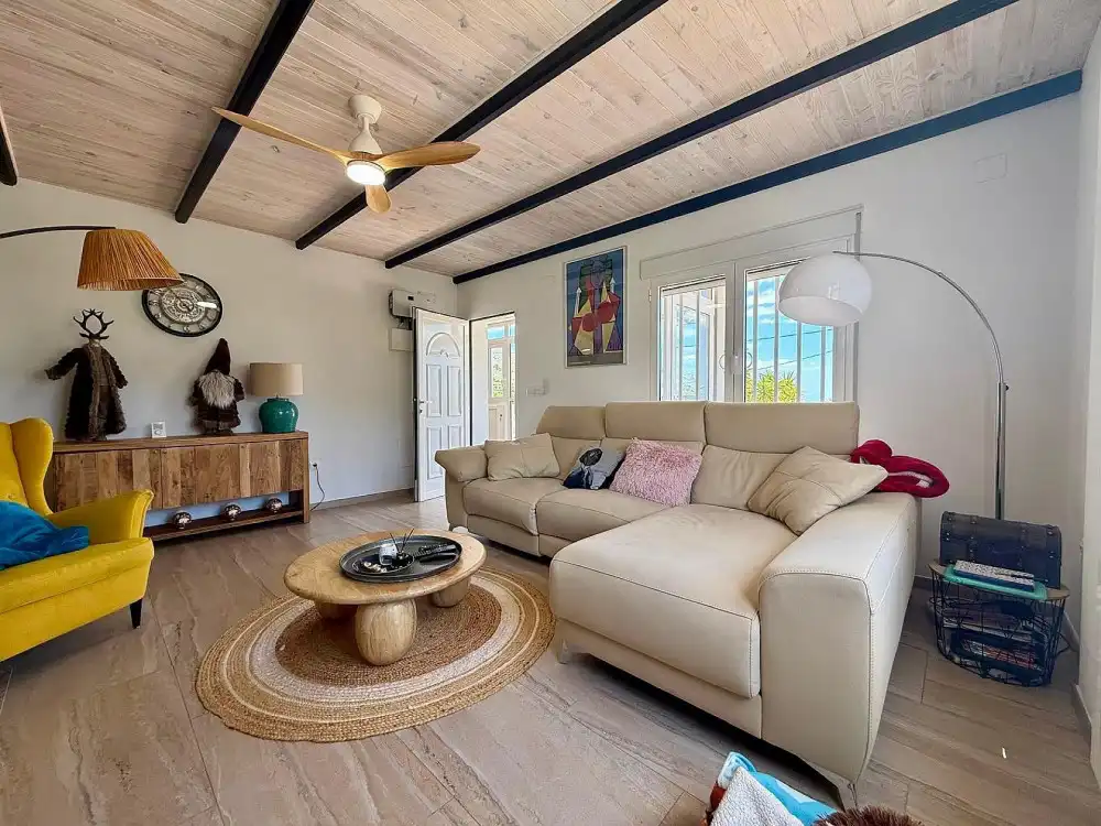 Sala d'estar de Casa o xalet en venda en La Romana amb Aire condicionat