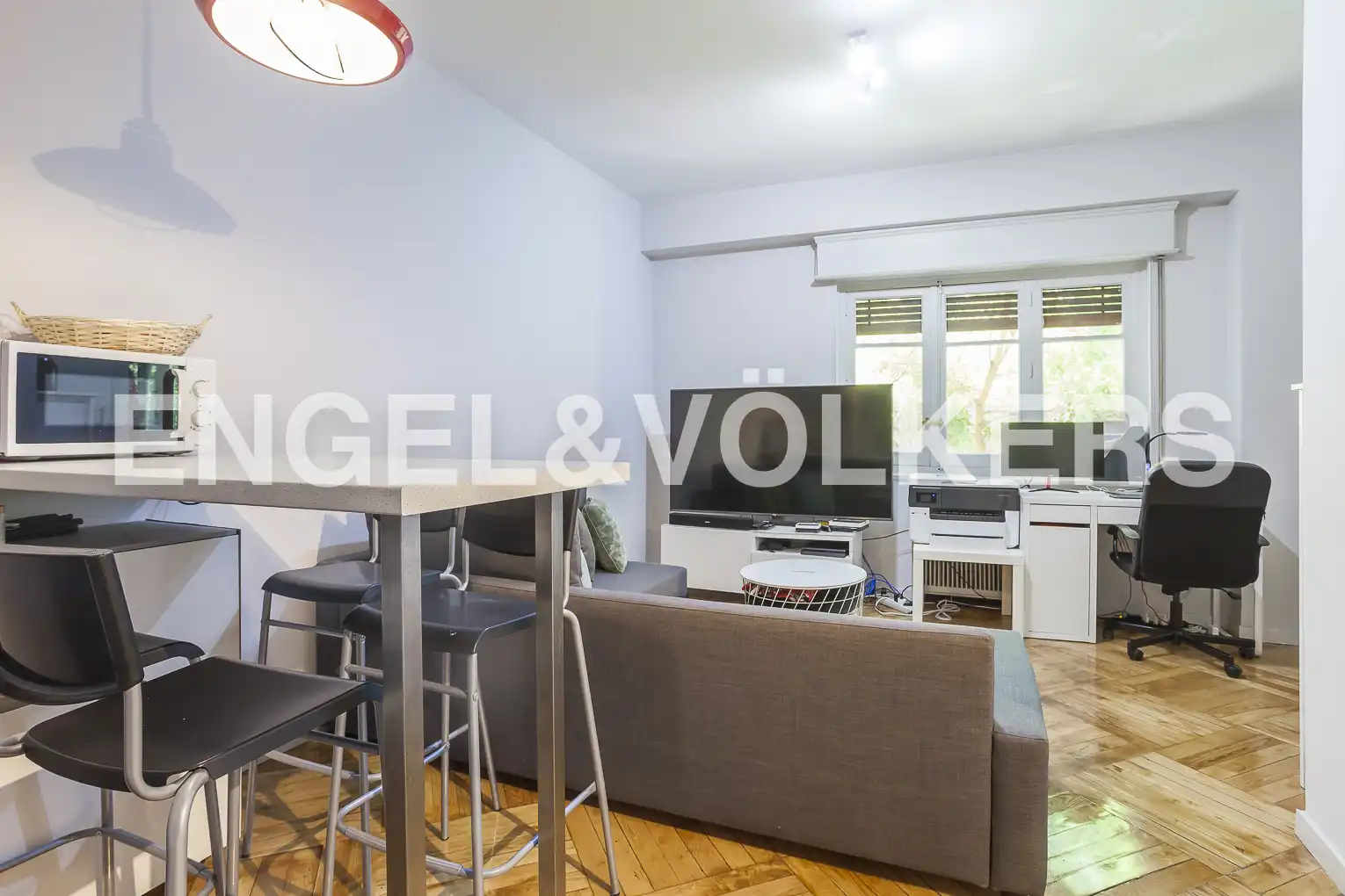 Living room of Flat for rent in Madrid  with Heating, Parquet flooring and Furnished