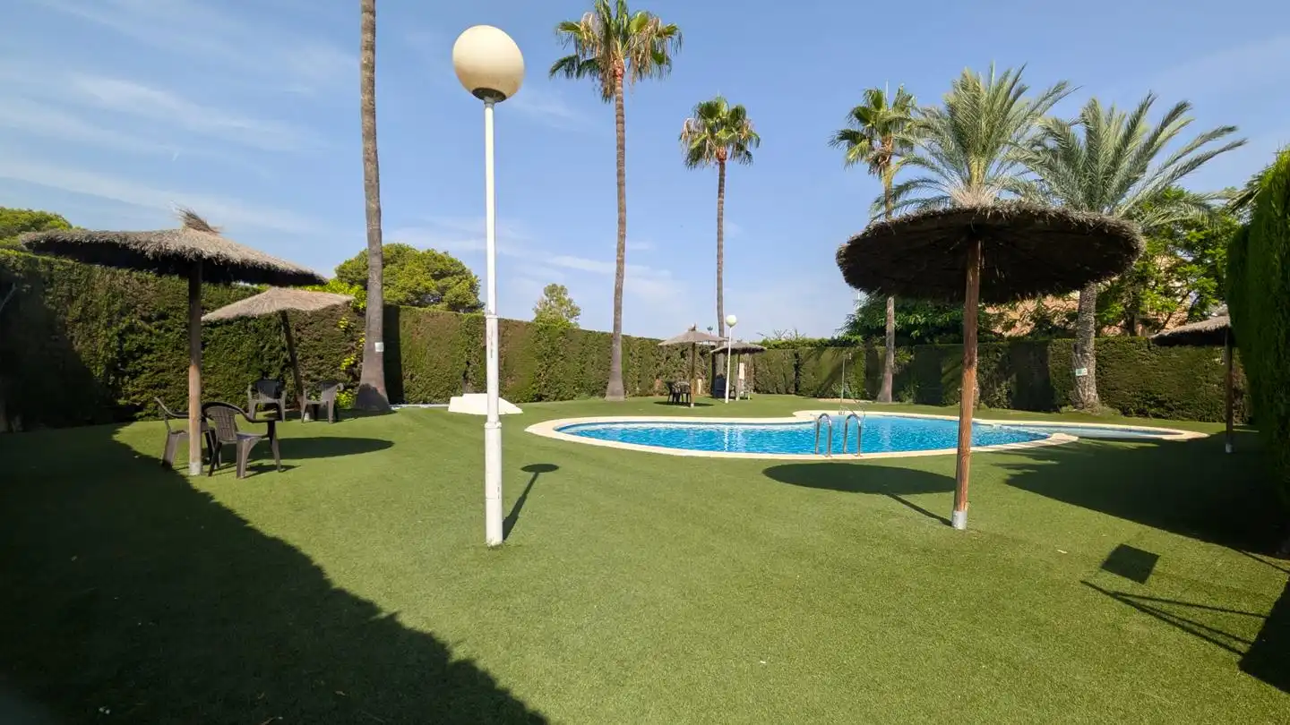 Piscina de Casa o xalet en venda en Elche / Elx amb Aire condicionat, Jardí privat i Terrassa