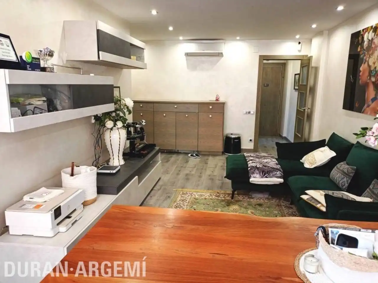 Küche von Wohnung zum Verkauf in Barcelona mit Klimaanlage und Parkett