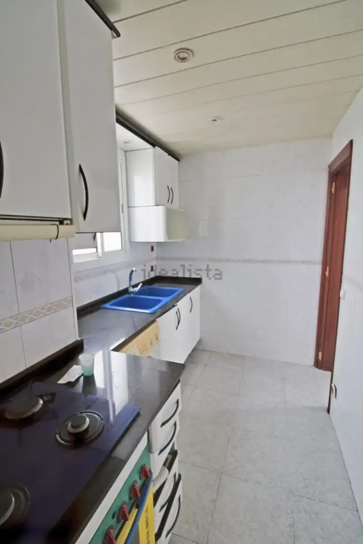 Kitchen of Flat for sale in L'Hospitalet de Llobregat