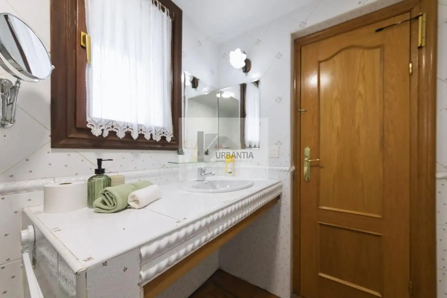 Bany de Casa o xalet en venda en Olóriz / Oloritz amb Aire condicionat, Calefacció i Jardí privat