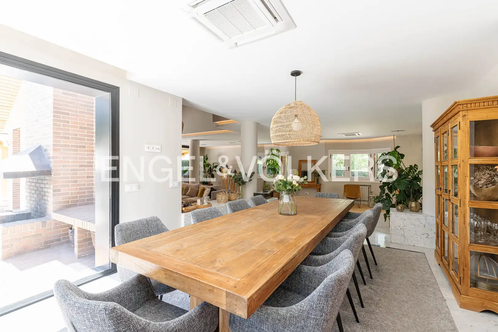 Comedor de Casa o chalet en venta en Boadilla del Monte con Aire acondicionado, Calefacción y Jardín privado