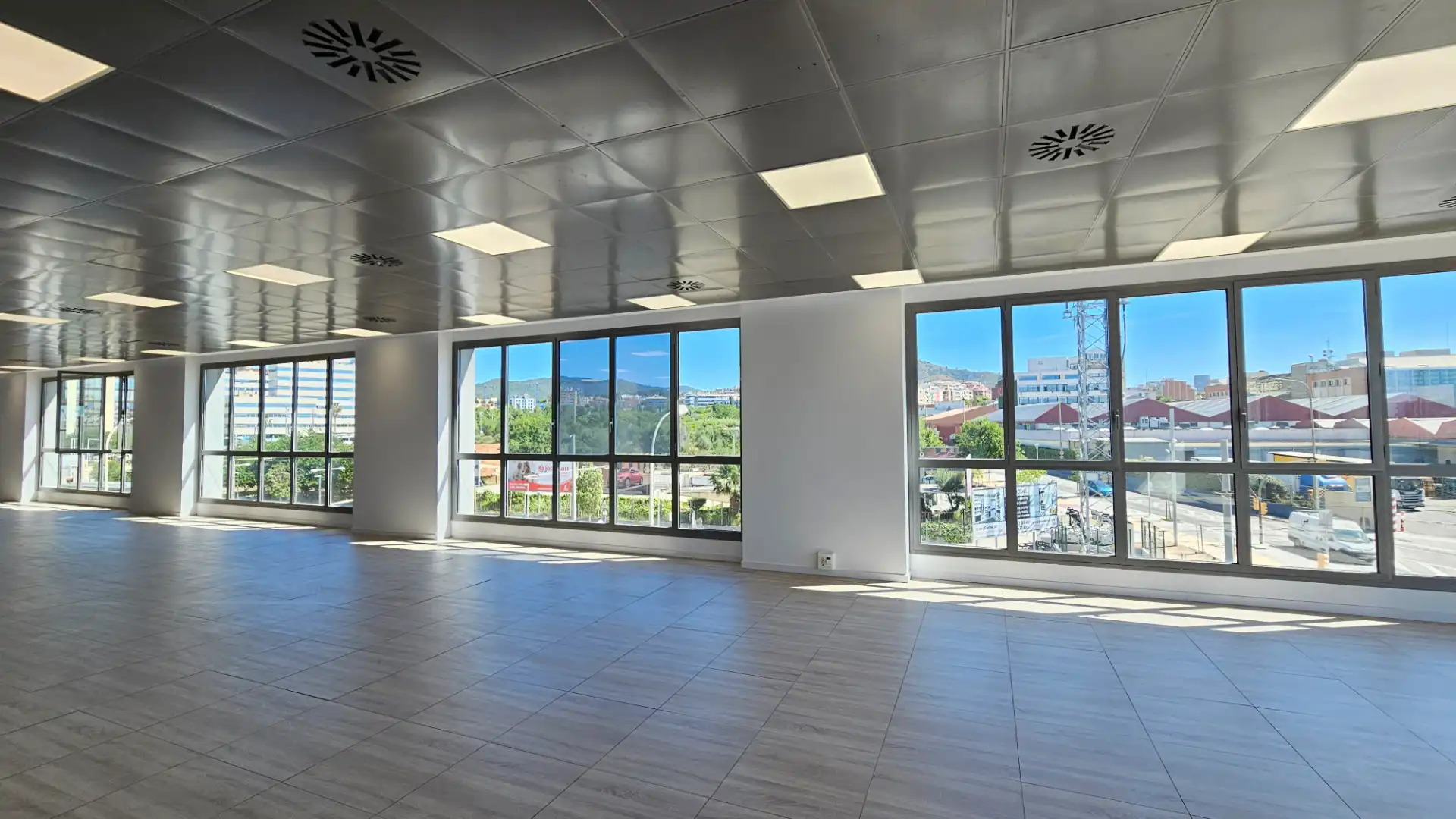 Büro zur Miete in Sant Joan Despí mit Klimaanlage und Alarm