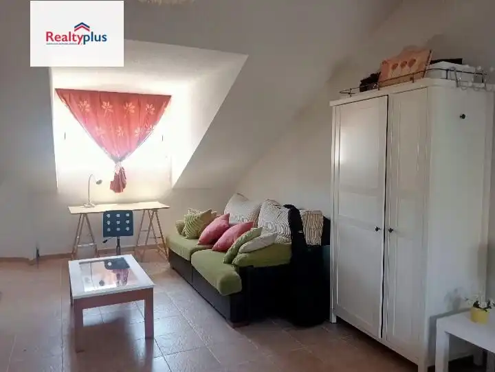 Habitación de Casa adosada en venta en Burgohondo