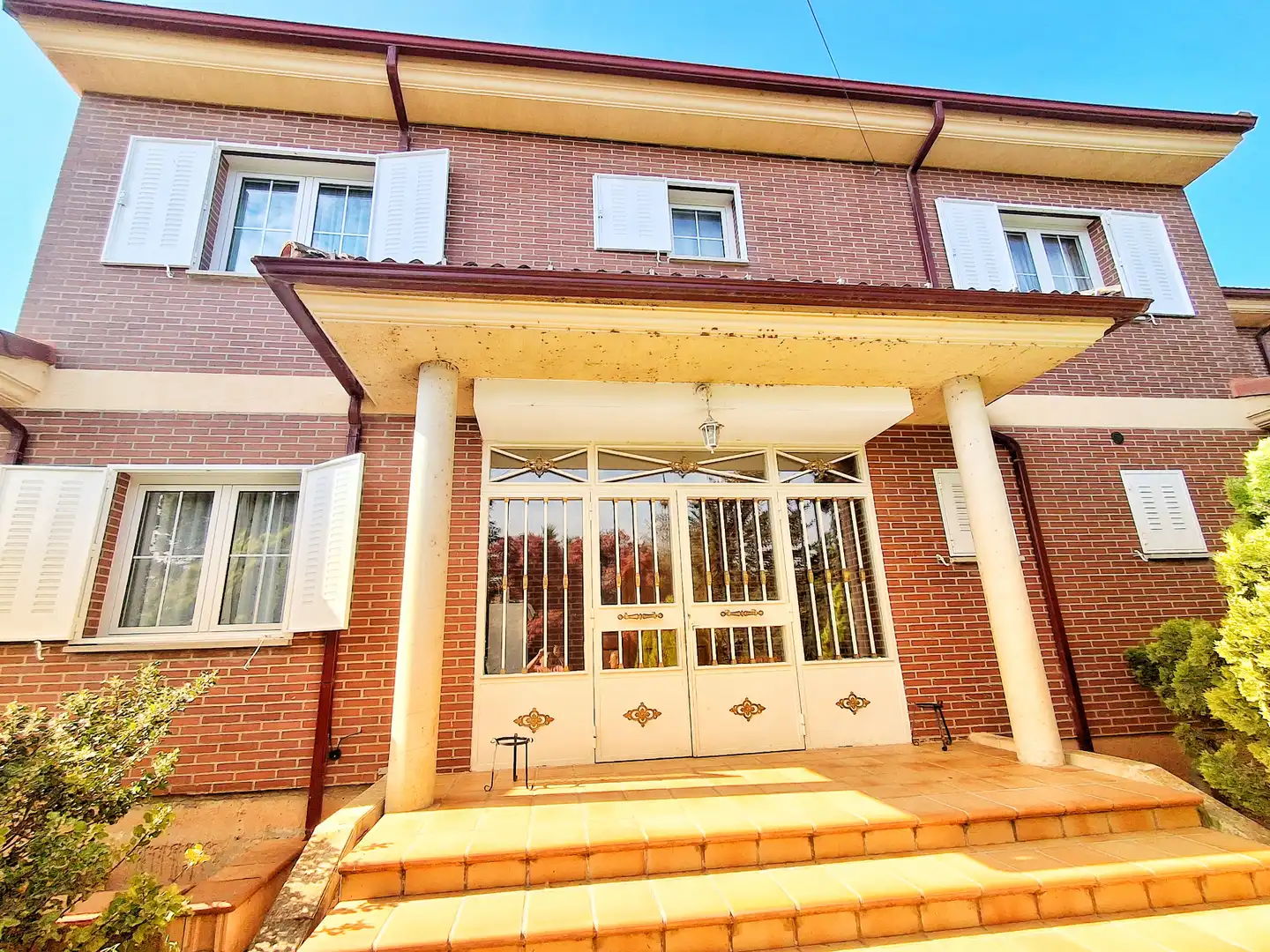 Vista exterior de Edificio en venta en Vadocondes con Alarma y Piscina comunitaria