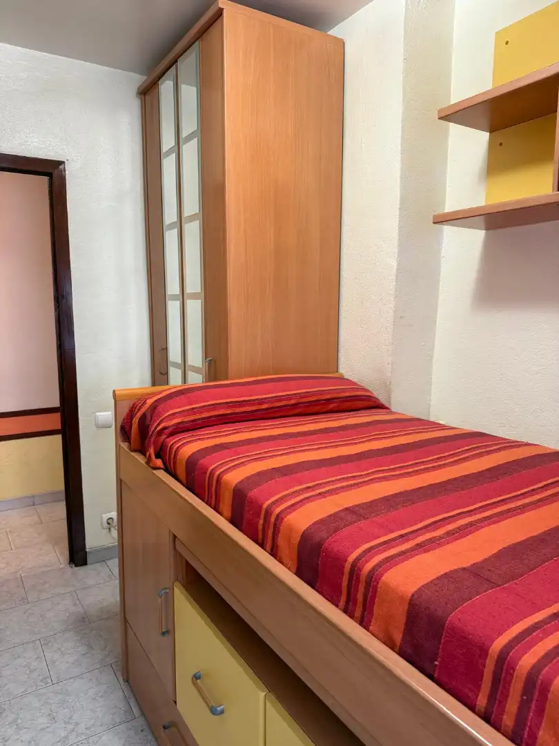 Dormitori de Pis en venda en Zaragoza amb Aire condicionat i Balcó