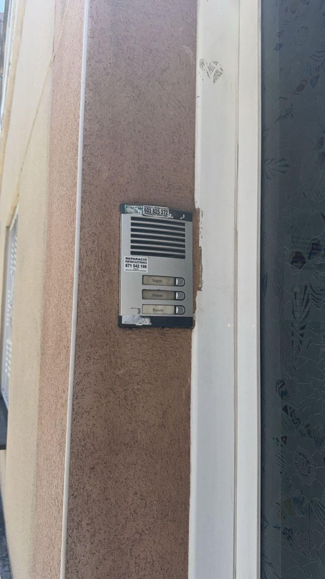 Vista exterior de Piso en venta en El Prat de Llobregat