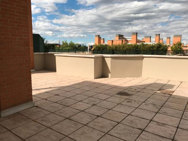 Ático en Alquiler en Valdemarín