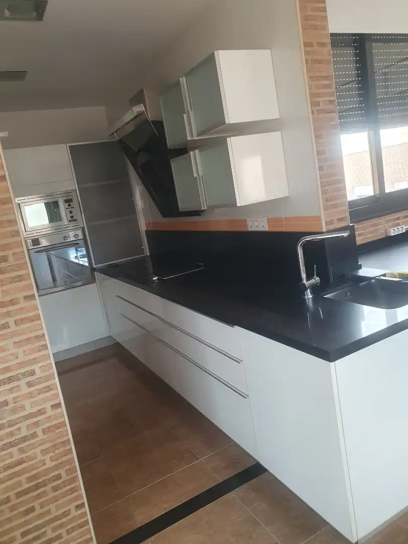 Cuina de Àtic en venda en Roquetas de Mar amb Aire condicionat, Calefacció i Terrassa
