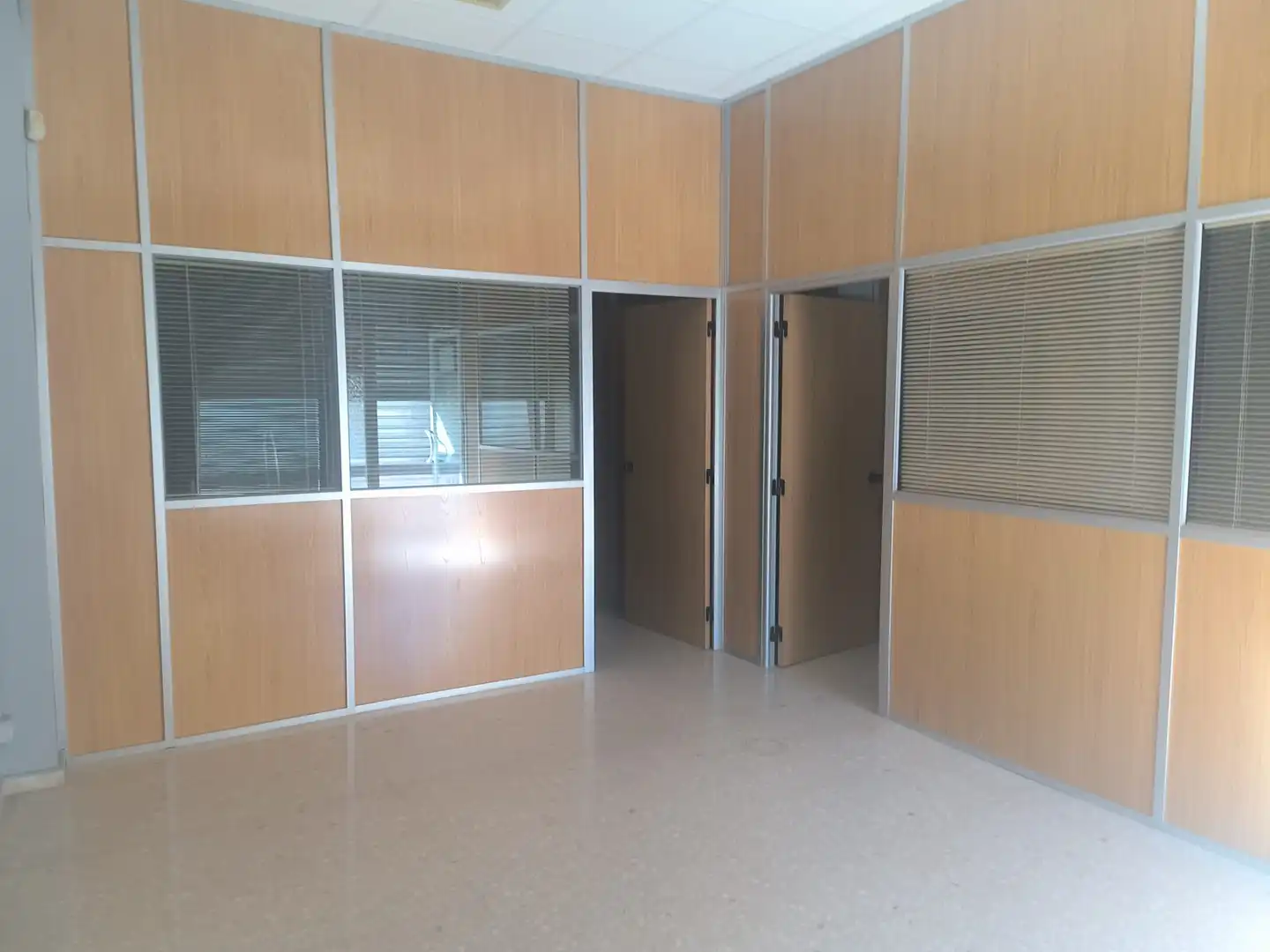 Business premises to rent in Calle Luis Buñuel 3, imagen 4