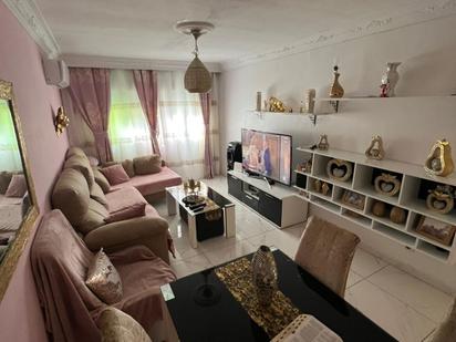 Living room of Flat for sale in  Sevilla Capital  with Air Conditioner