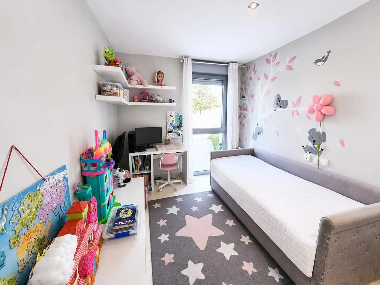 Schlafzimmer von Wohnungen zum Verkauf in Manilva mit Klimaanlage, Heizung und Terrasse