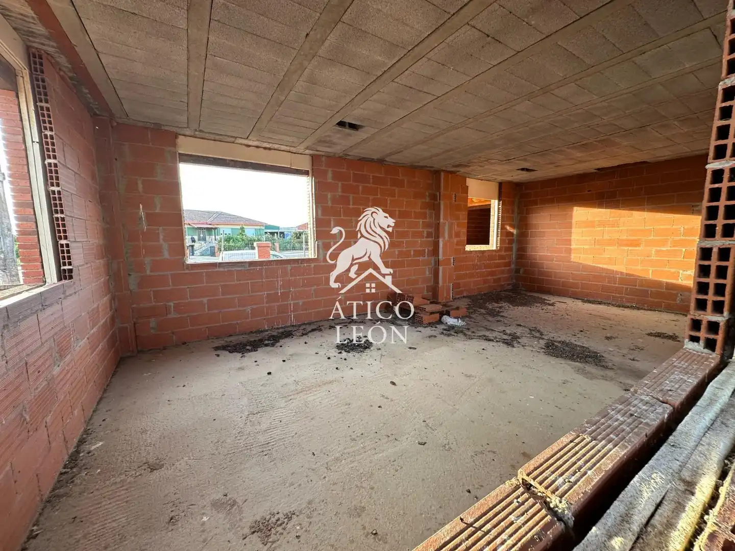 Houses for sale in Chozas de Abajo  with Private garden and Terrace