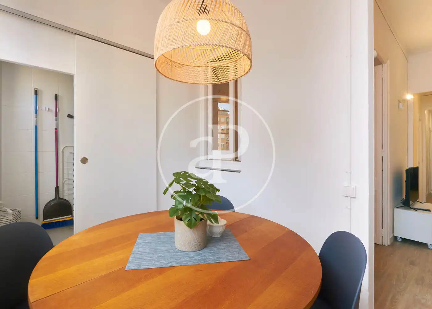 Comedor de Piso en venta en Barcelona con Calefacción, Terraza y Amueblado