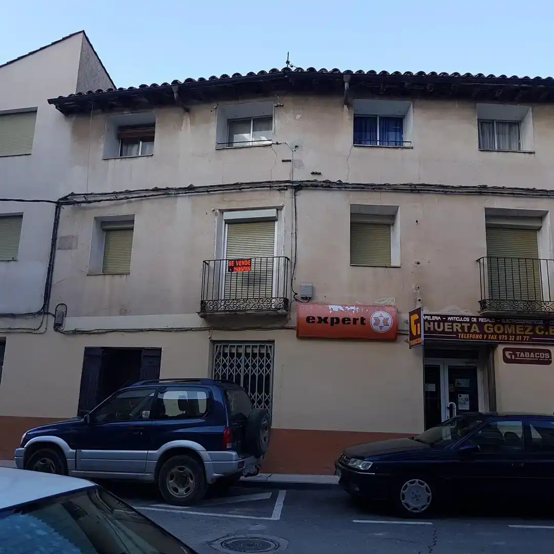 Vista exterior de Pis en venda en Arcos de Jalón amb Moblat, Forn i Rentadora