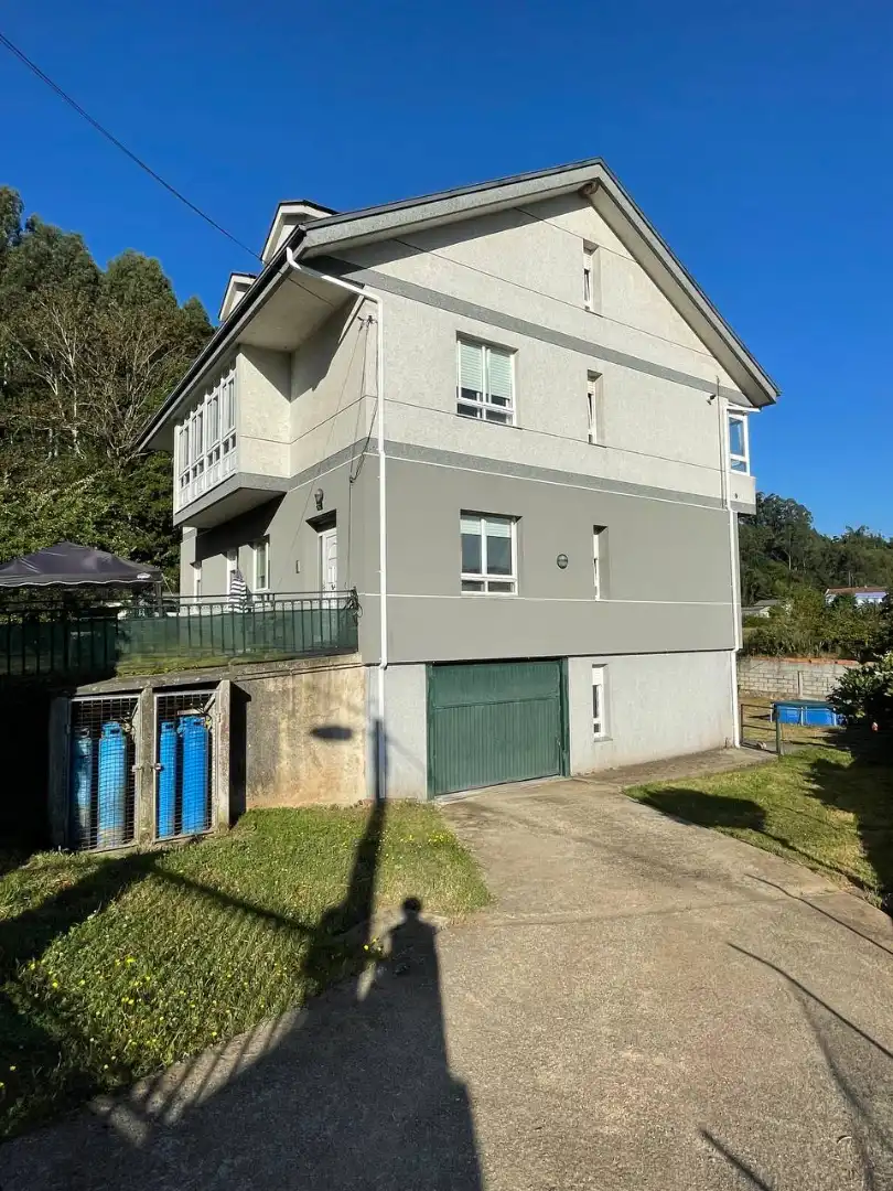 Vista exterior de Casa o chalet en venta en Culleredo con Calefacción, Jardín privado y Amueblado