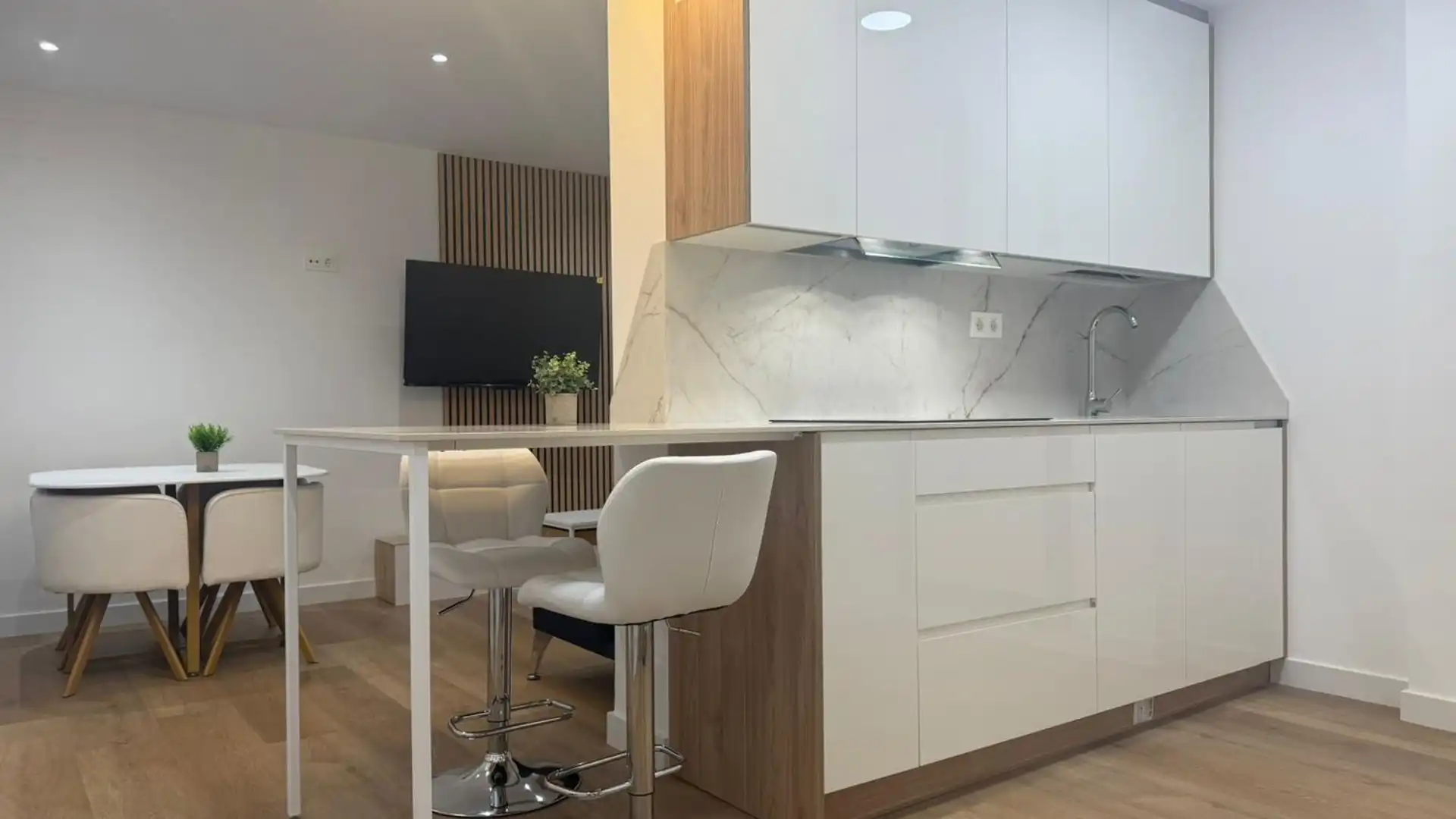 Cocina de Piso en venta en Gijón  con Calefacción, Terraza y Piscina