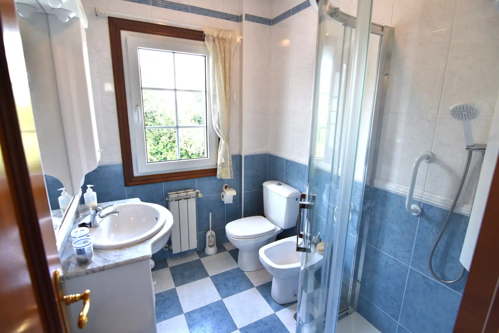 Bathroom of Houses for sale in Sada (A Coruña)  with Heating, Private garden and Parquet flooring
