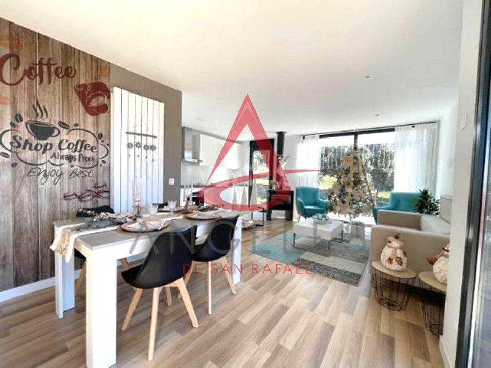 Living room of Single-family semi-detached for sale in Vegas de Matute  with Heating, Private garden and Oven