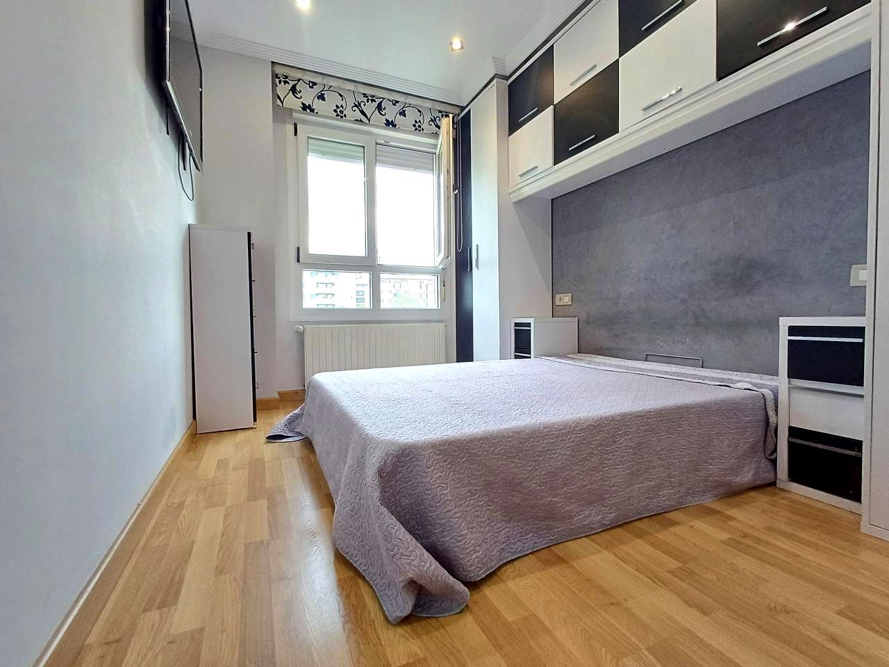 Bedroom of Flat for sale in Gijón   with Heating, Parquet flooring and Storage room