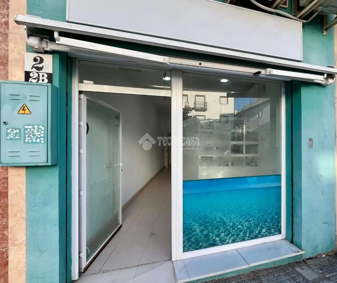 Local comercial de lloguer a Núcleo urbano