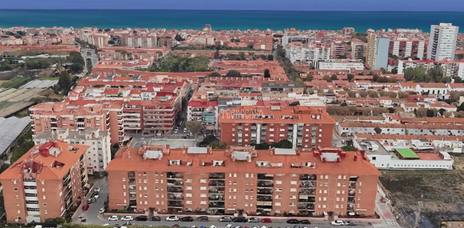 Vista exterior de Pis en venda en Vilassar de Mar amb Parquet i Balcó