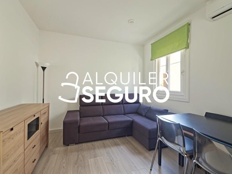 Habitación de Piso de alquiler en  Madrid Capital con Aire acondicionado, Calefacción y Amueblado