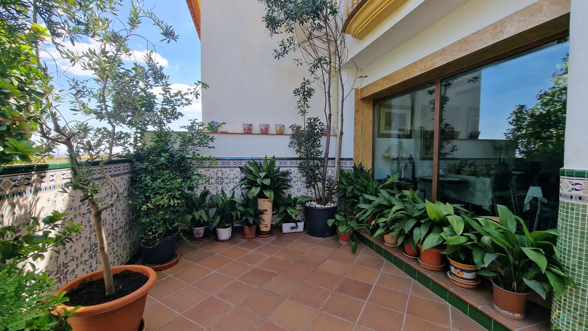 Terrasse von Einfamilien-Reihenhaus zum Verkauf in Diezma mit Klimaanlage, Heizung und Privatgarten