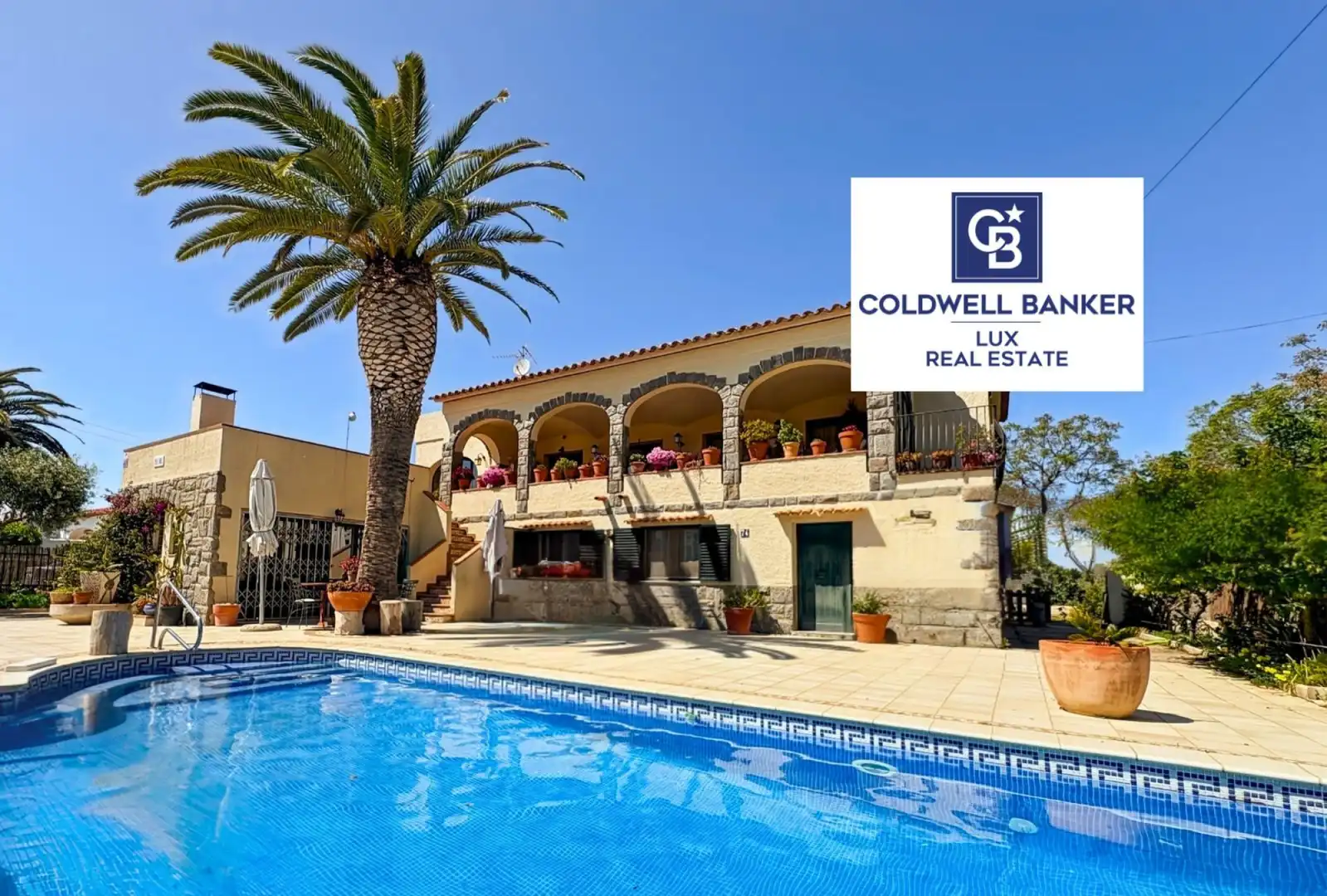 Casa amb piscina en venda a Requesens