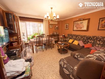 Living room of Flat for sale in  Granada Capital  with Terrace and Balcony