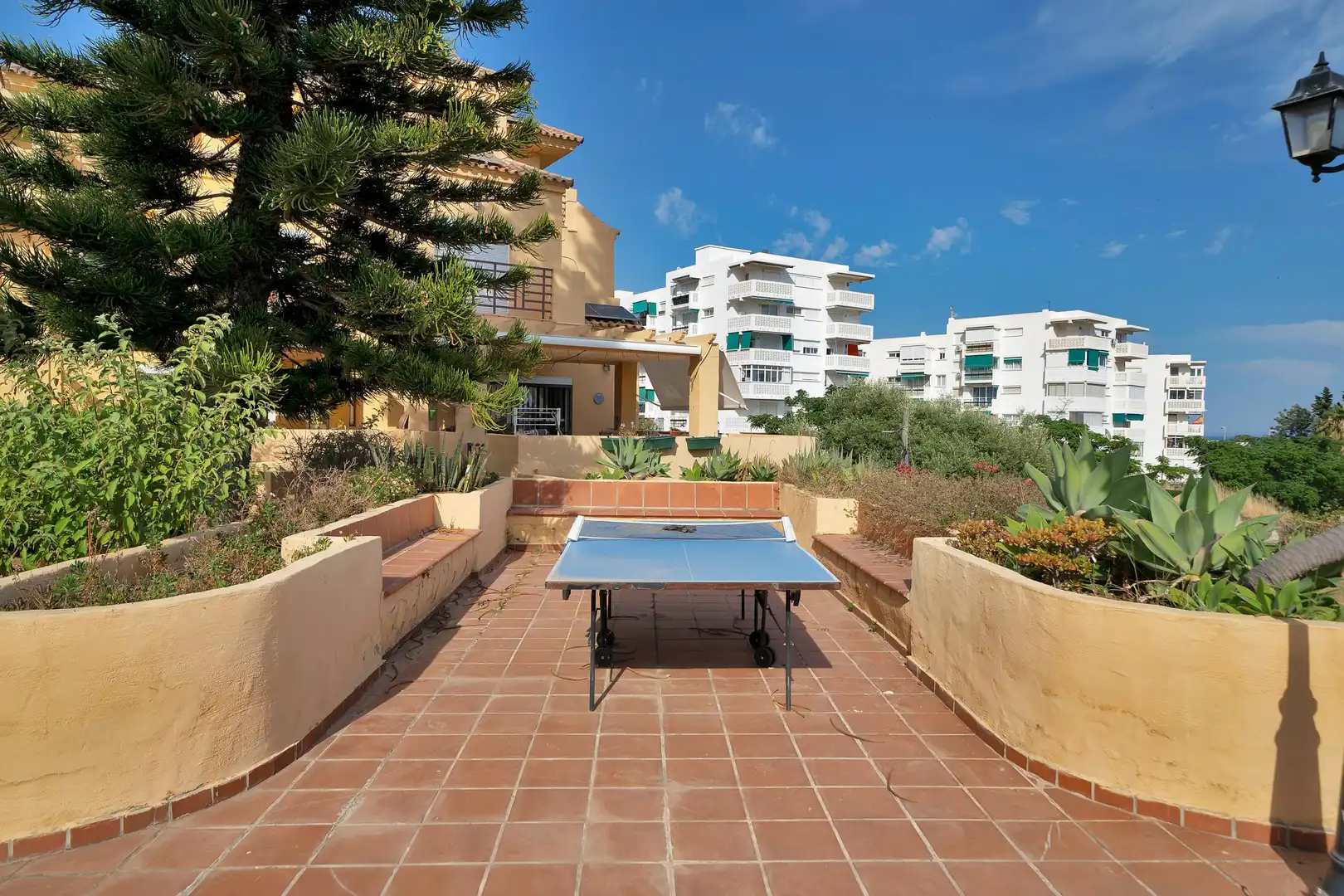 Terraza de Casa adosada en venta en Estepona con Aire acondicionado, Calefacción y Jardín privado
