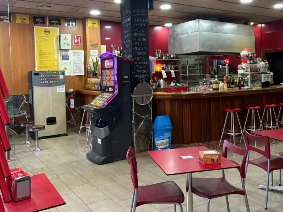 Business premises to rent in Av.marques de mont-roig 53, imagen 4