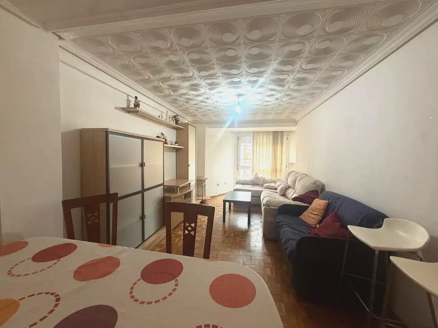 Living room of Flat for sale in Avilés  with Heating, Parquet flooring and Furnished