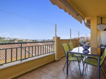 Erdgeschosswohnung mit Pool zum Verkauf in Torrequebrada