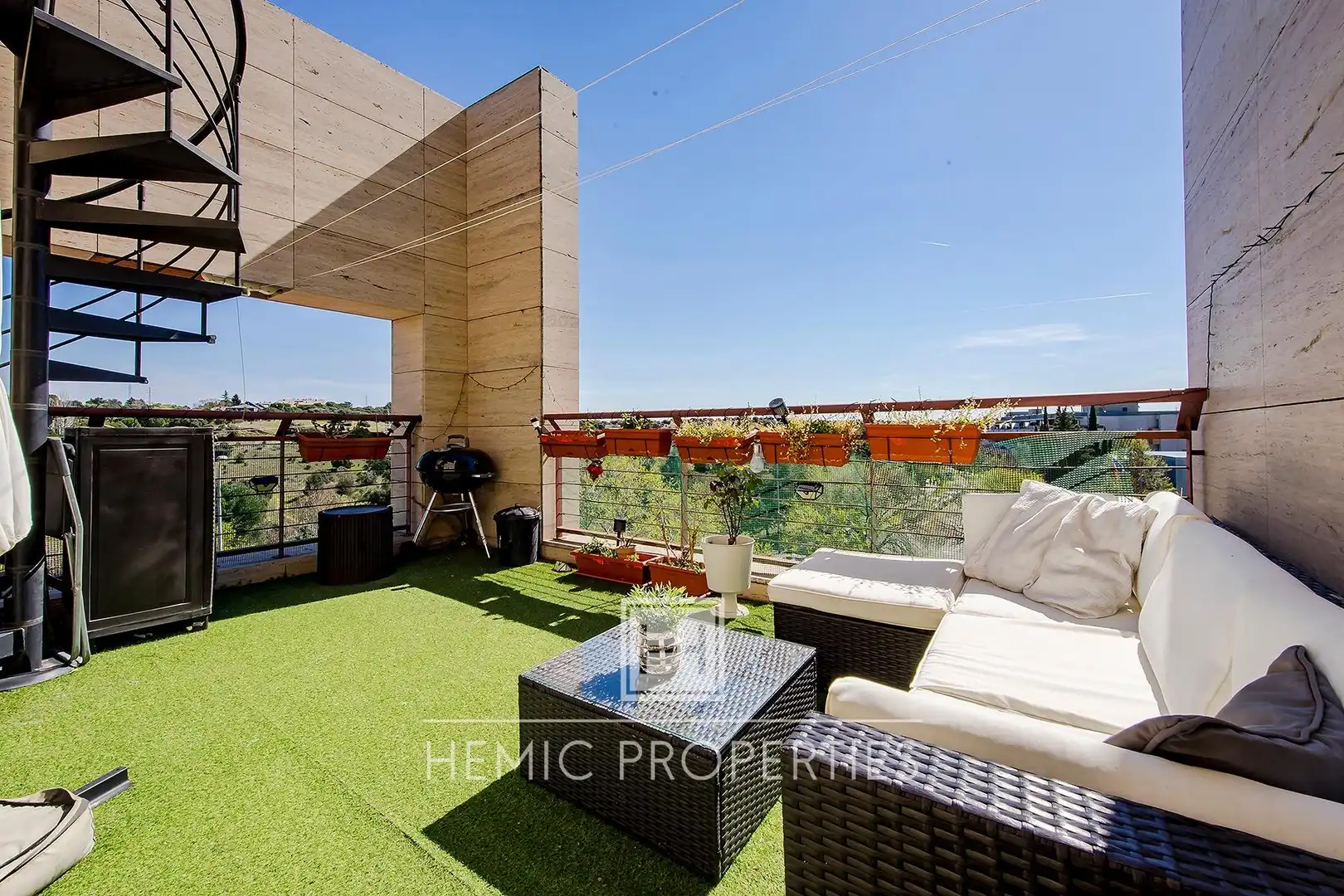 Terrasse von Dachboden zum Verkauf in Tres Cantos mit Klimaanlage, Privatgarten und Terrasse