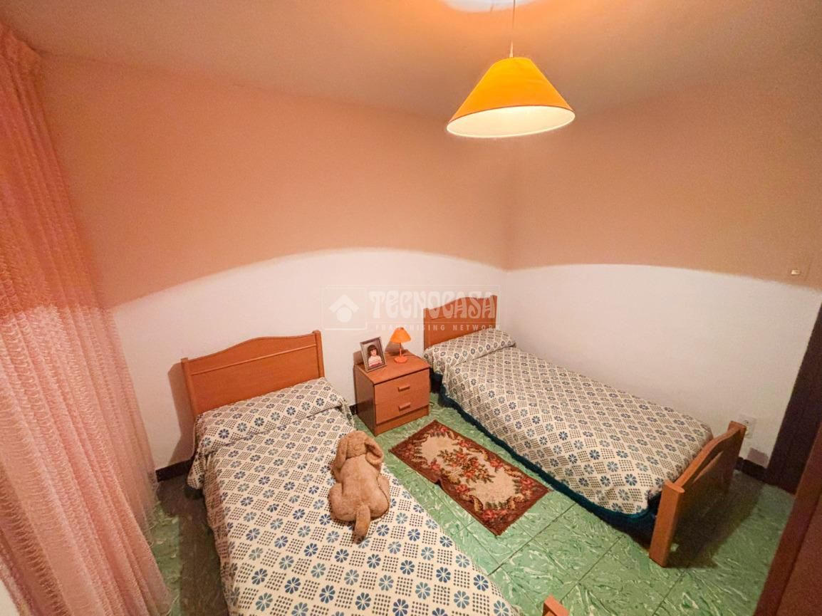 Casa adosada en venda a Luceni