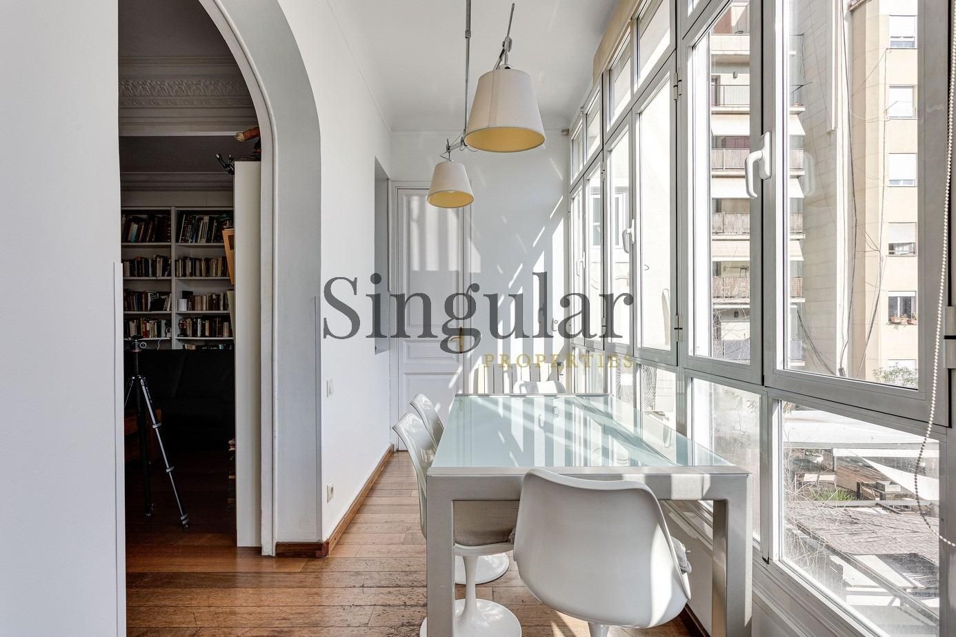 Dining room of Flat for sale in  Barcelona Capital  with Heating, Parquet flooring and Balcony