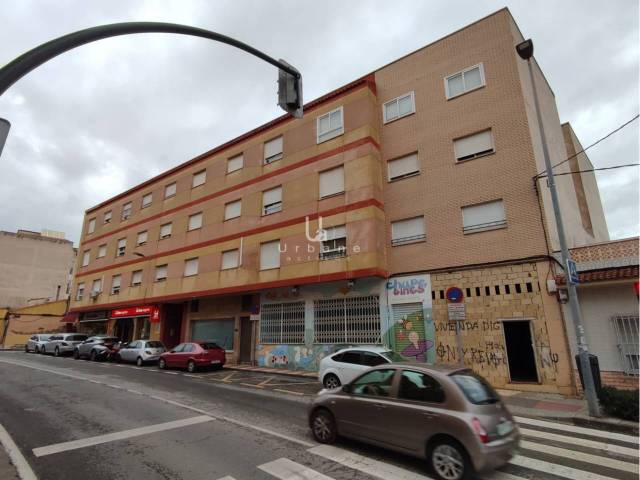 Local comercial en Alquiler en  Murcia  en Los Ramos