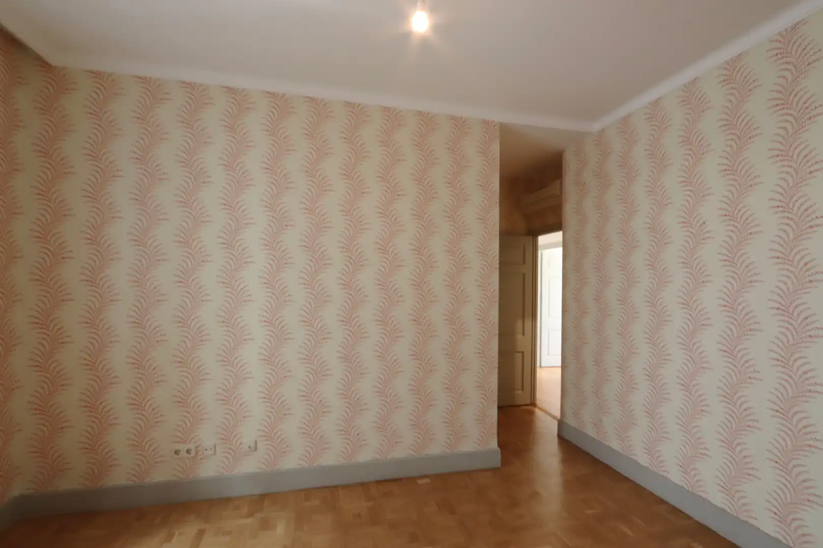 Bedroom of Flat for rent in Madrid  with Air Conditioner, Heating and Parquet flooring