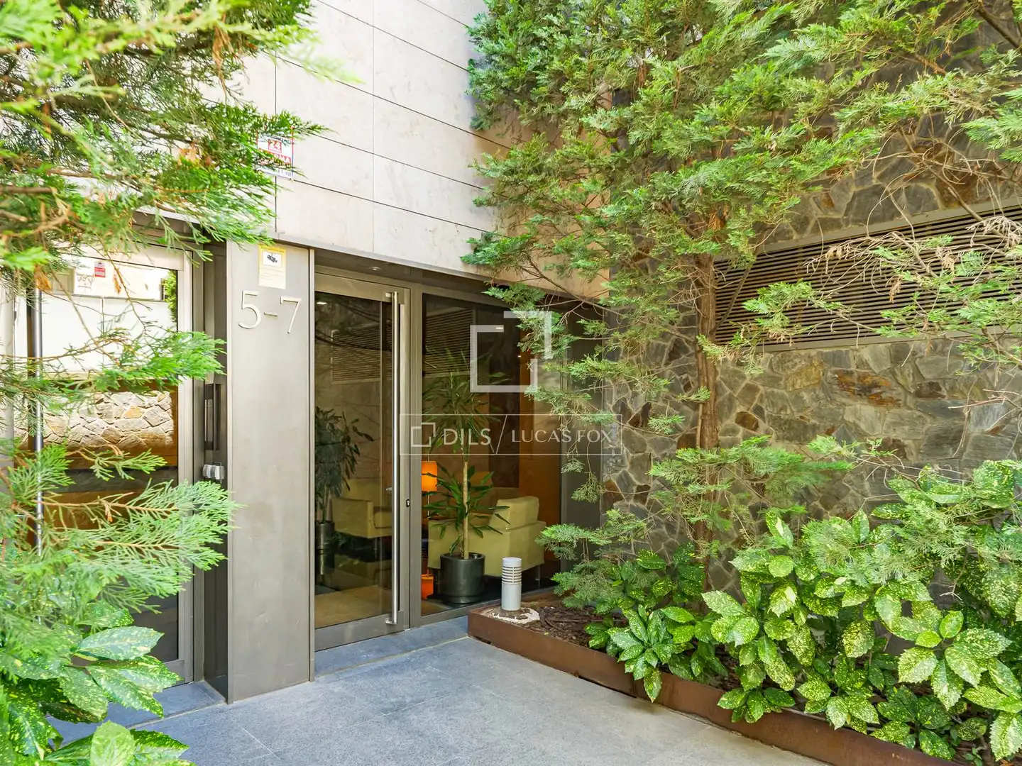 Vista exterior de Piso en venta en Barcelona con Aire acondicionado, Calefacción y Parquet