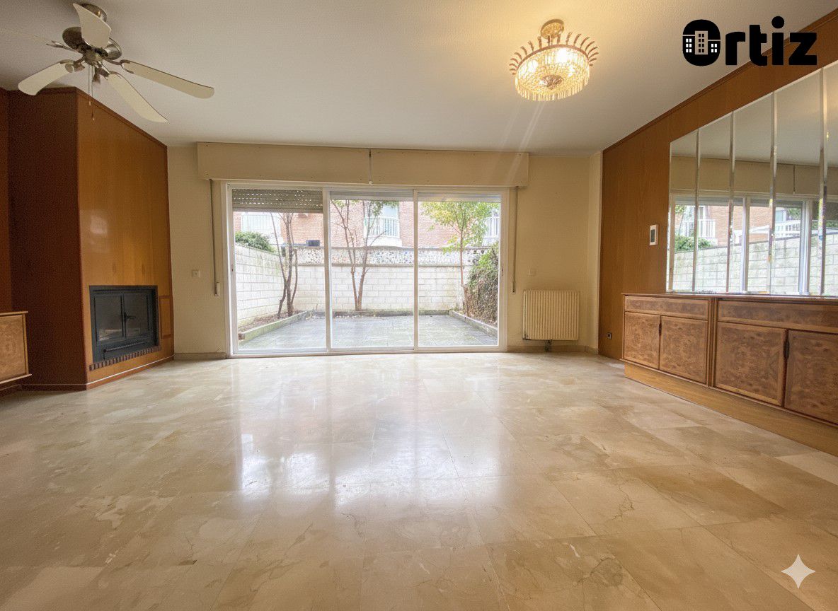 Sala de estar de Casa adosada en venta en Torrejón de Ardoz con Calefacción, Parquet y Terraza